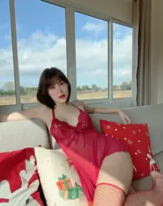 Pploymuayy พลอยหมวย